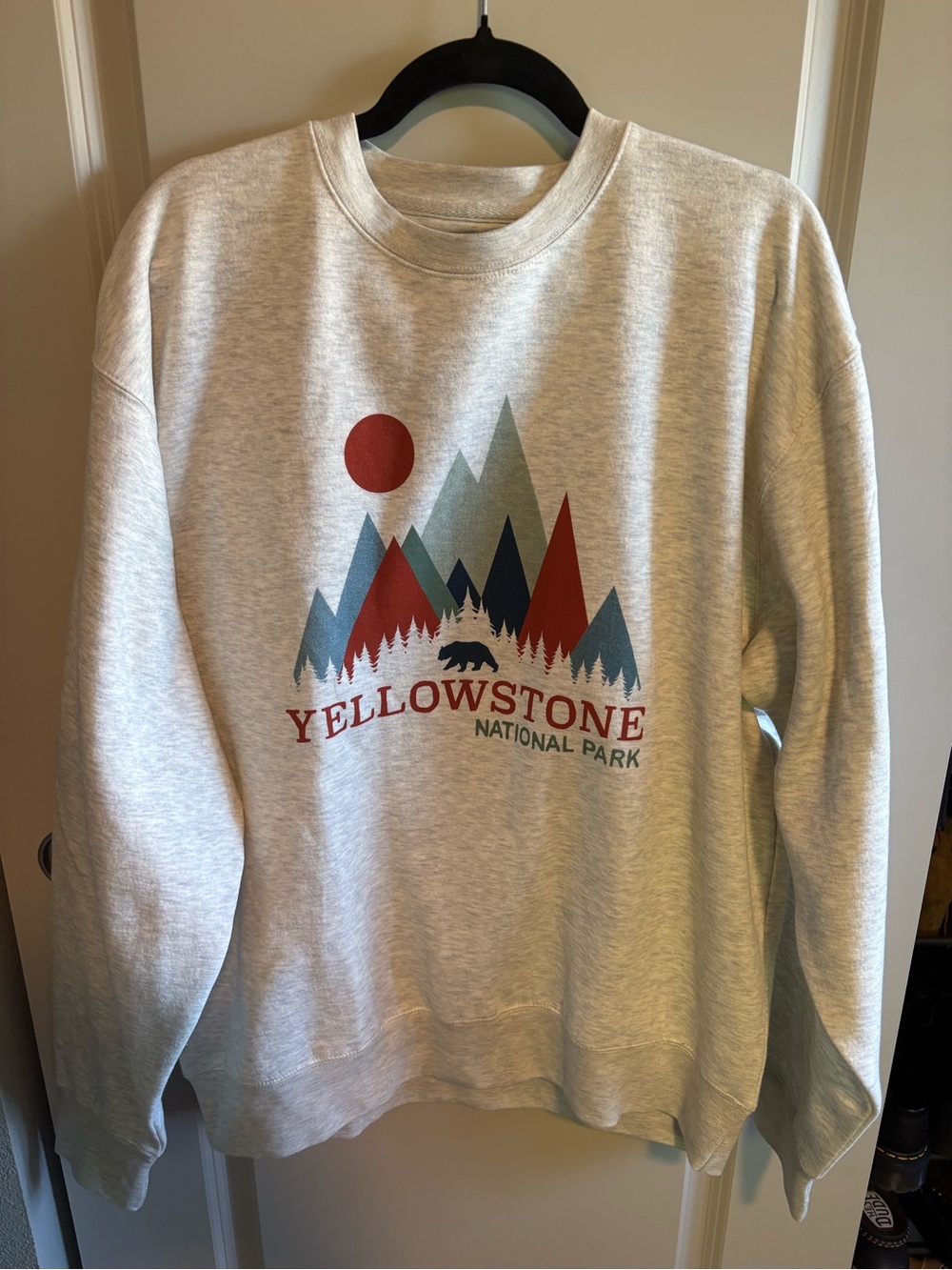 Yellowstone National Park Graphic Crewneck Sweatshirt
